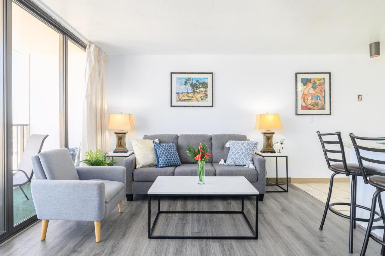 Waikiki Escapade Mountain Views Condo, Steps To Beach With Parking Perk Honolulu Exterior photo