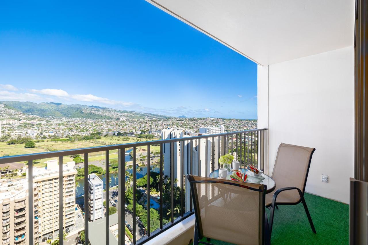 Waikiki Escapade Mountain Views Condo, Steps To Beach With Parking Perk Honolulu Exterior photo