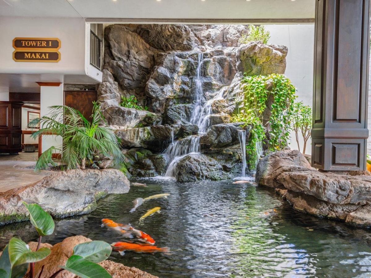 Waikiki Escapade Mountain Views Condo, Steps To Beach With Parking Perk Honolulu Exterior photo